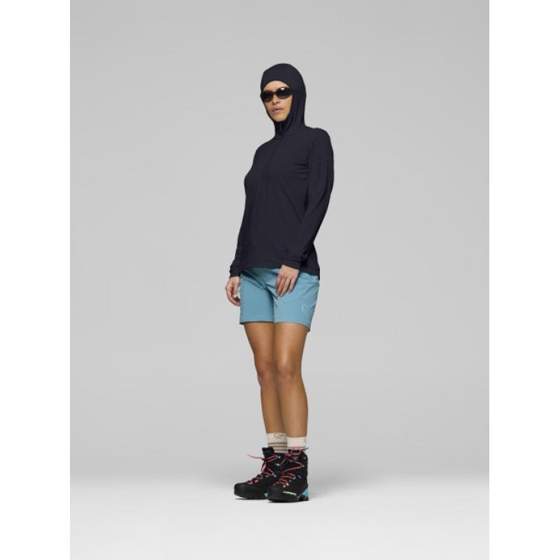 Norrøna falketind warm1 Hood W’s Caviar Black - Image 4